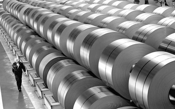 What are the properties and grinding characteristics of ultra high strength steel?